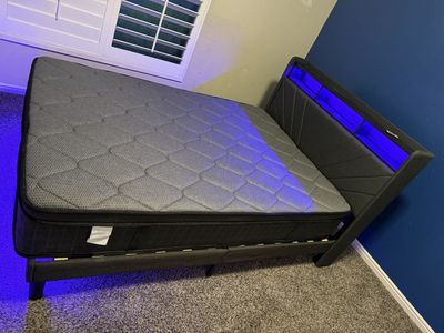 Full Size Bed With Mattress