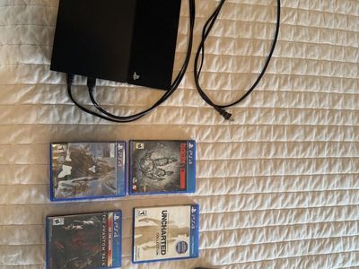 Sony PlayStation 4 Console Bundle - CUH-1115A Black 500GB. PS4