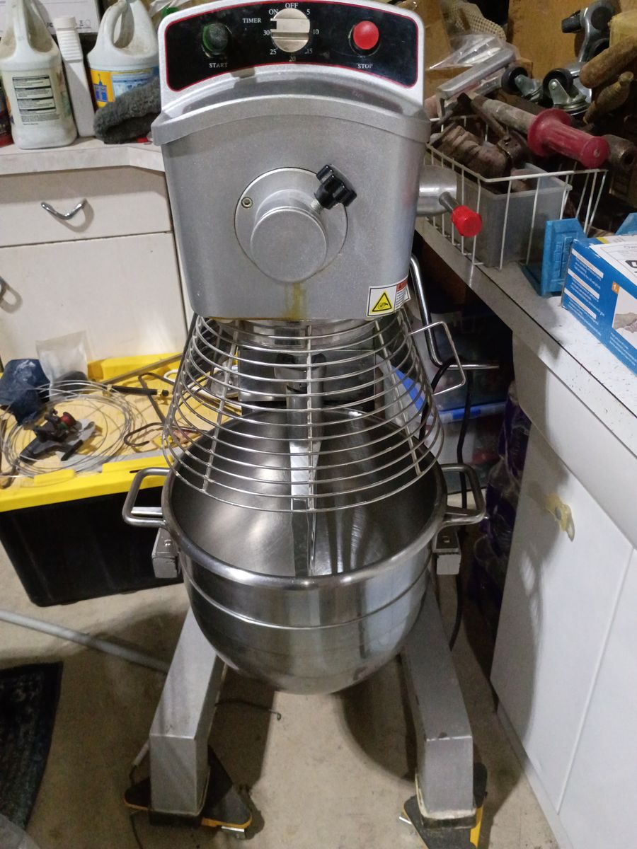 $800  preppal 30 quart mixer