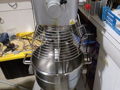 $800 preppal 30 quart mixer