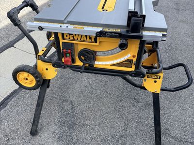 DeWalt 10" Jobsite Corded Table Saw (DWE7491)