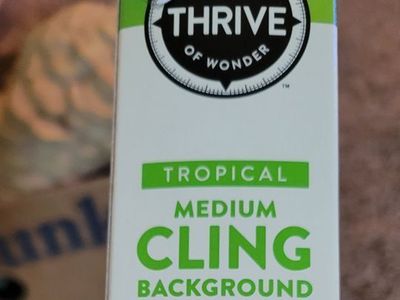 Thrive Tropical Medium Cling Background 18x18x24