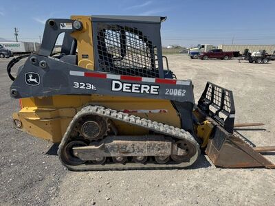 John Deere Skid Steer