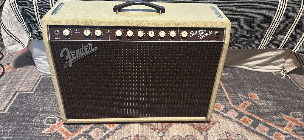 Fender Super Sonic 22