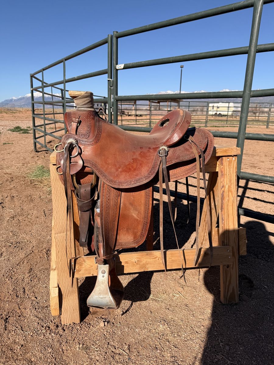 16" Wade Saddle