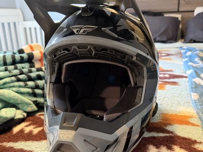 Fly formula Helmet (Men’s L)