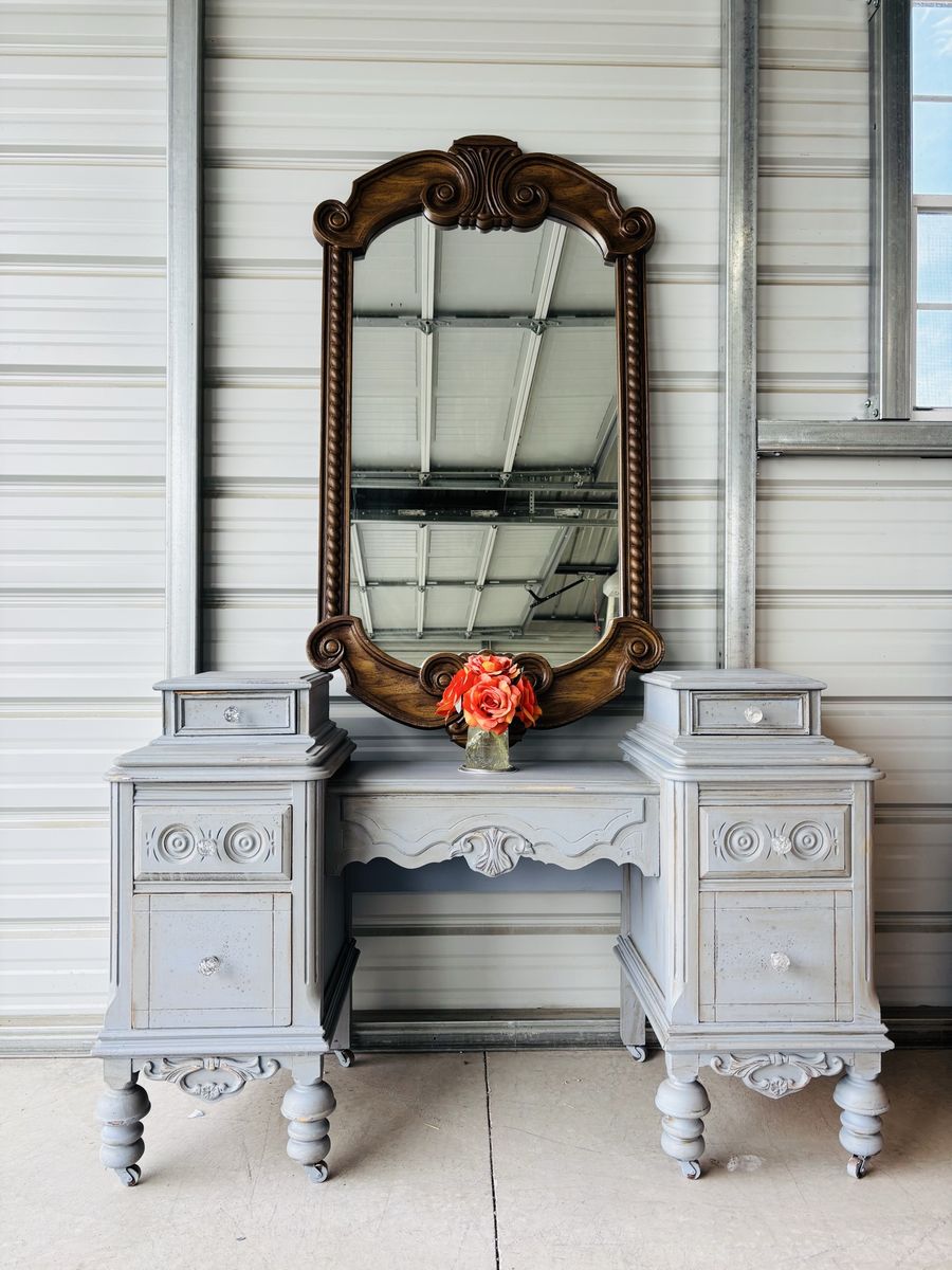 Antique vanity & mirror