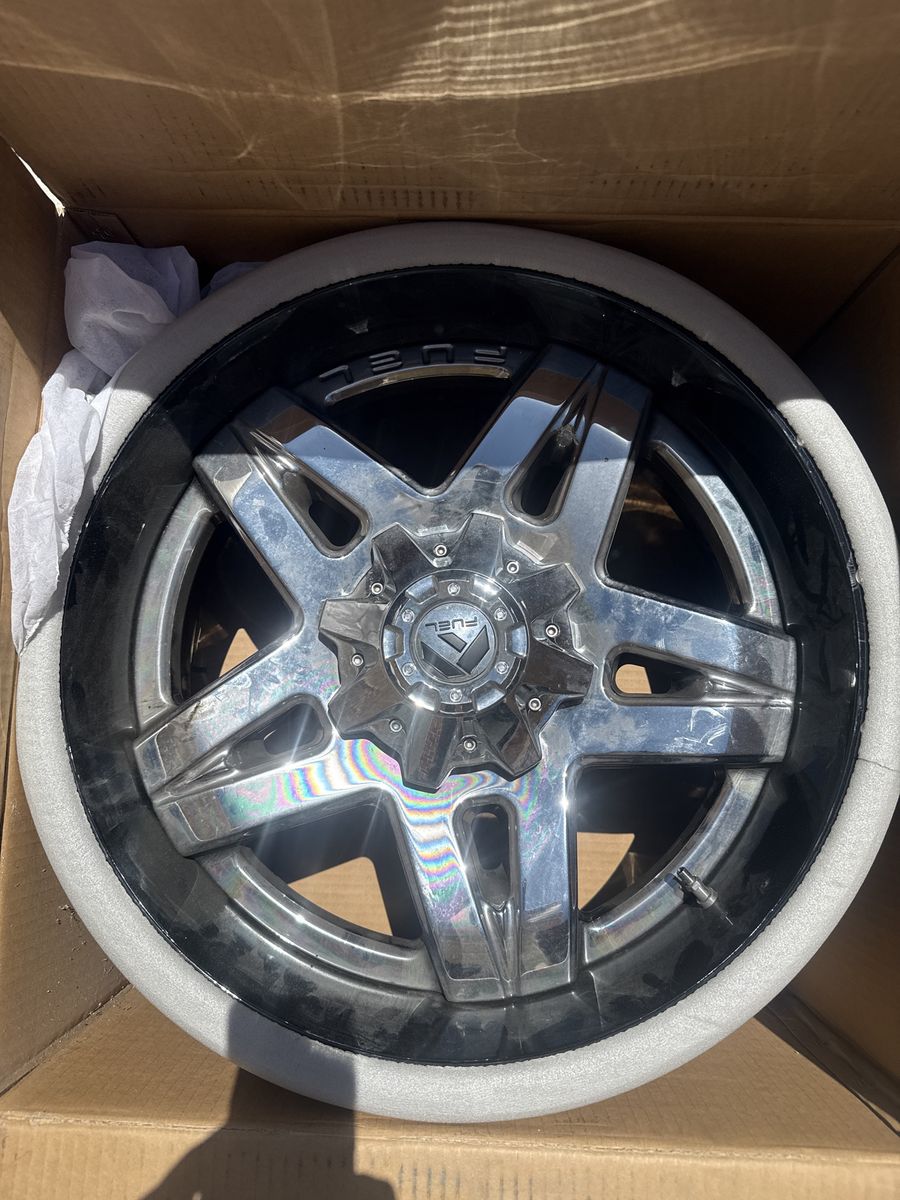 Fuel 2PC Full Blown 22x10 PVD Chrome Wheel, -13mm Offset, 8x165.1 PCD, 125.22mm Hub