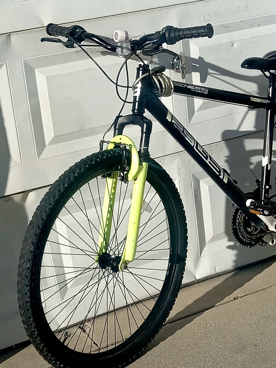 29' Men Genesis Mountain Bike .Fast