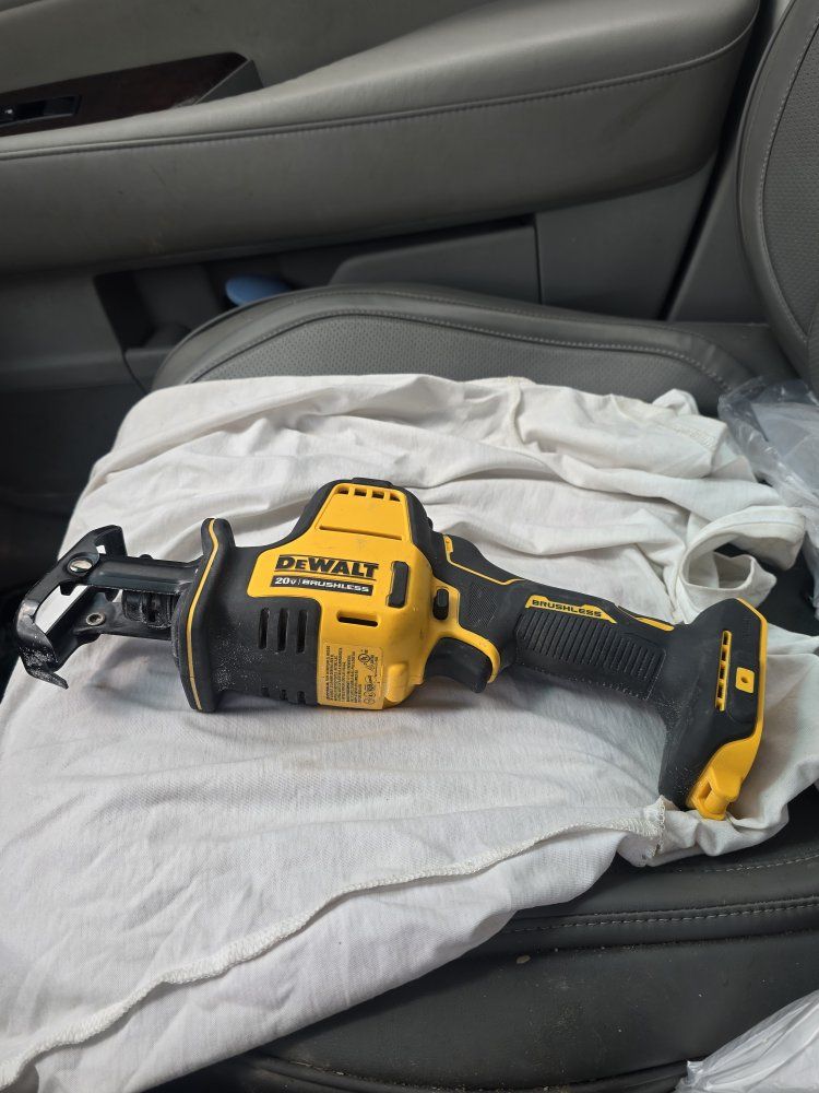 cordless brushless compact saw tool only