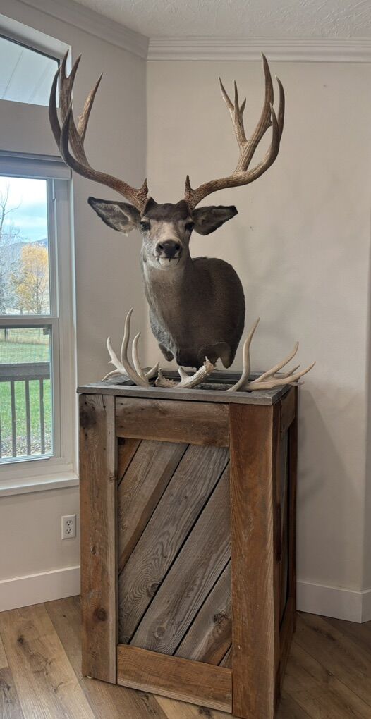 Deer Pedestal