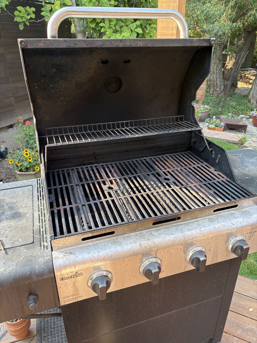 Charbroil gas grill