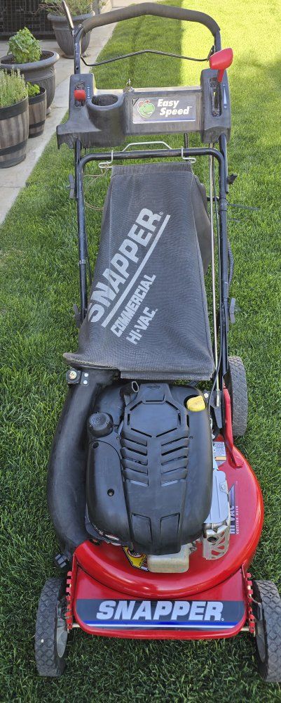 Snapper Hi-Vac Push Mower with Easy Speed - excellent condition