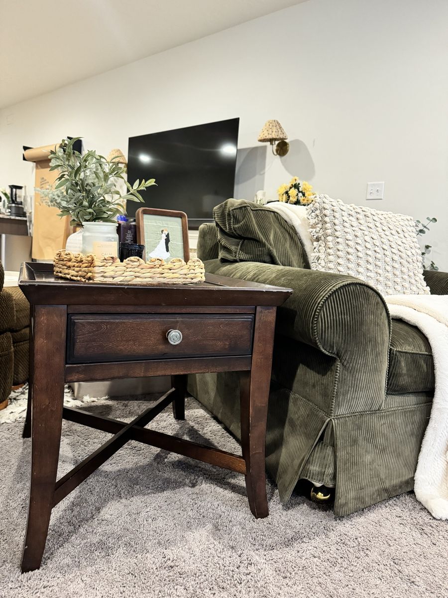 Broyhill night stands set of two