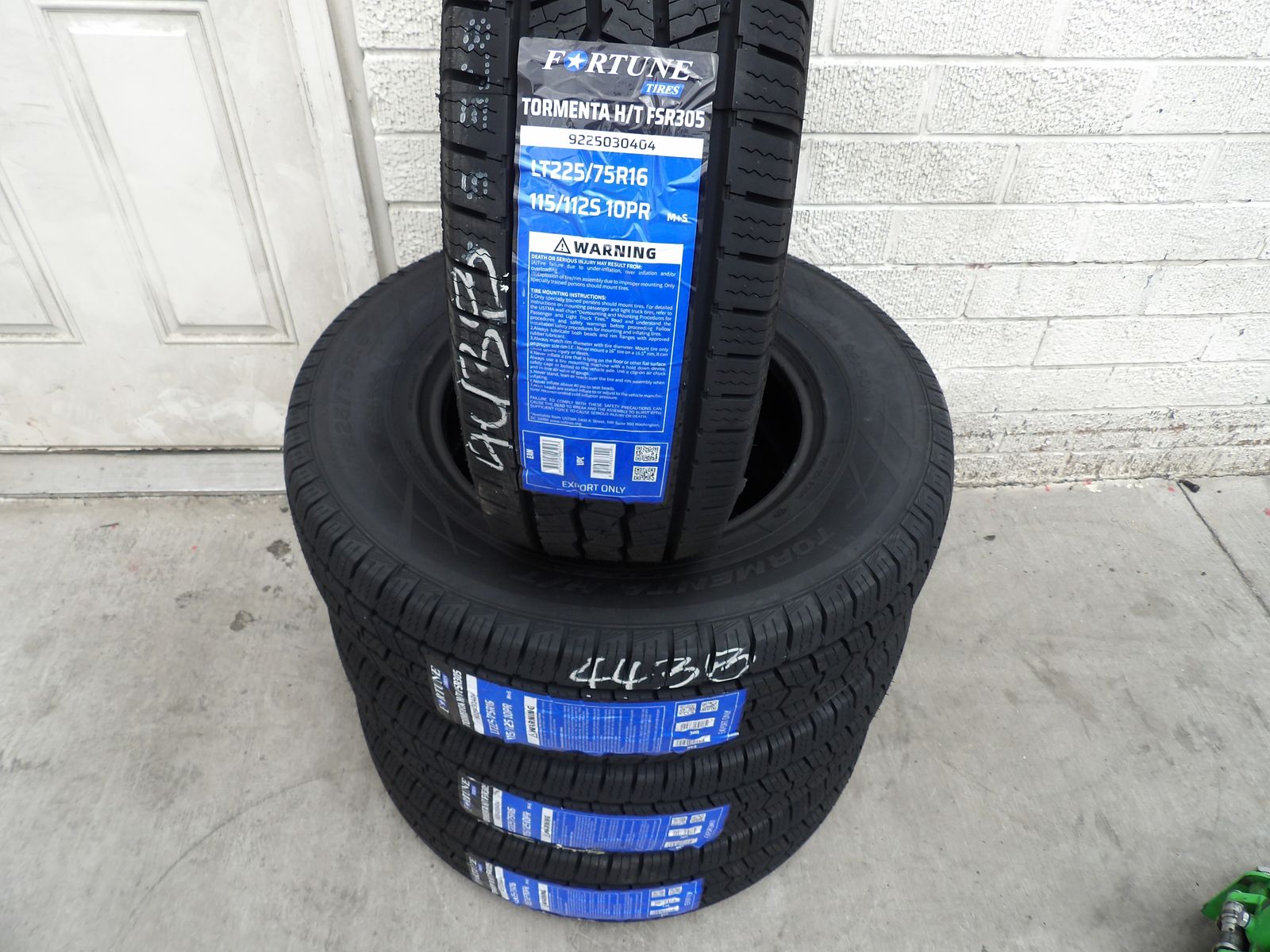 225/75R16 FORTUNE TORMENTA H/T SET OF NEW TIRES 