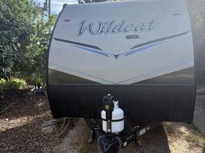 Beutiful 18' Wildcat Bunk House