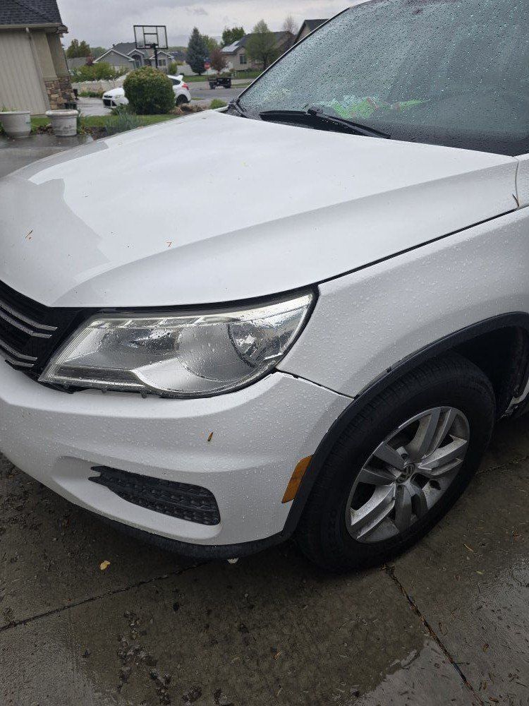 2012 VOLKSWAGEN TIGUAN