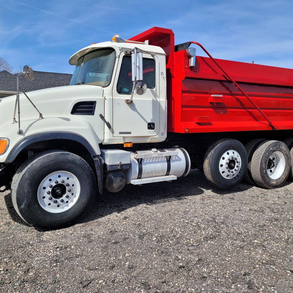 2006 mack granite dump truck