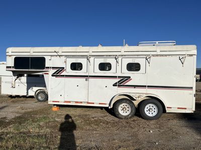 1996 Sundowner 3 Horse Slant
