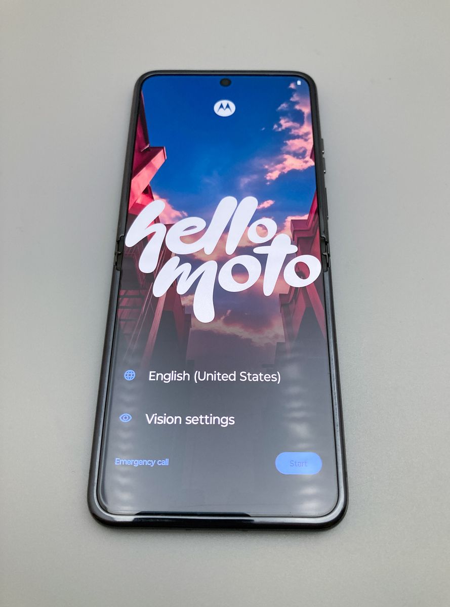 Motorola Razr+ 2023 XT2321 6.9" Folding P-OLED 8GB 256GB Unlocked