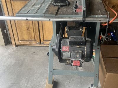 Delta 1 1/2 Hp Belt Driven Table Saw