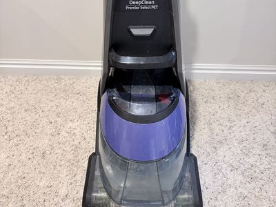 Bissell DeepClean Premier Select PET Carpet Cleaner Vacuum