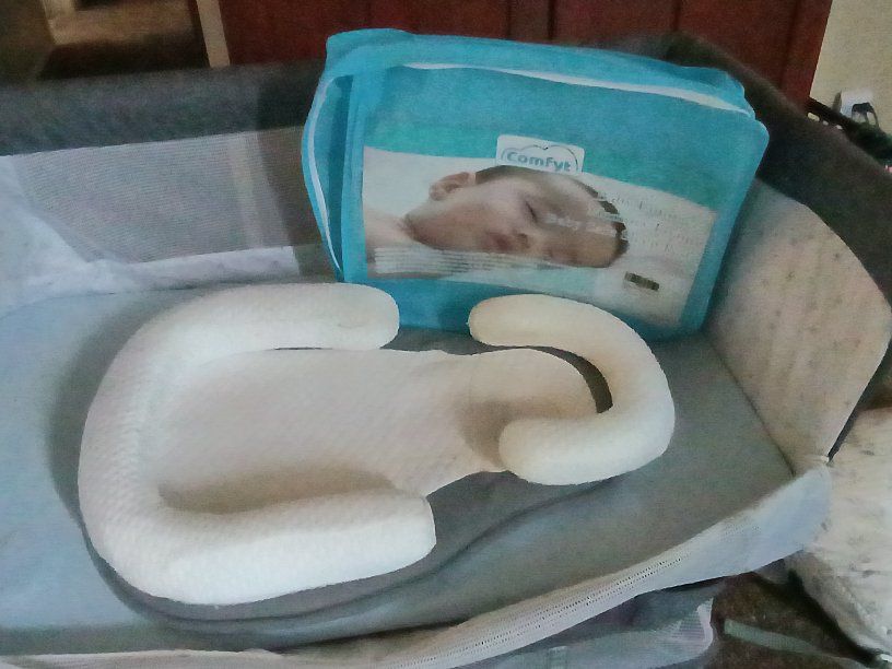Comfyt Baby Lounger Memory Foam Sleep Pad with Carrying Bag