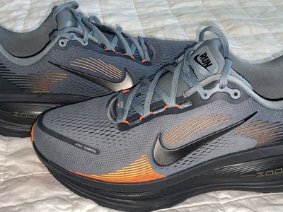 Nike Vomero 18 mens size 11