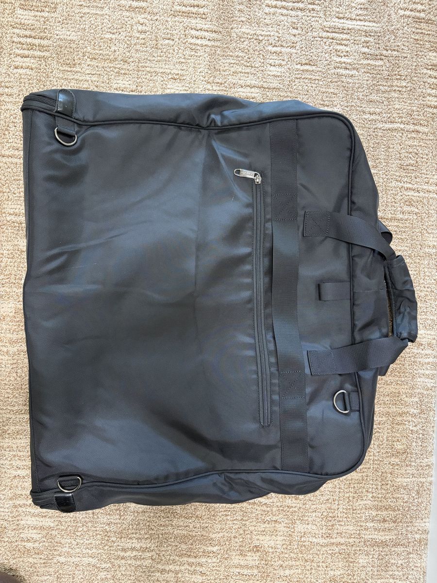 Modoker Garment Bag – Foldable Travel Suit Carrier
