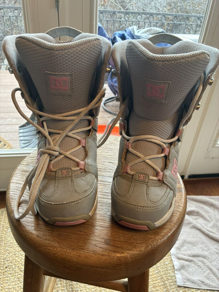 DC Snowboard Boots Youth Size 5