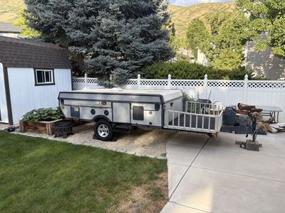2008 E3 Fleetwood Pop-Up Tent Trailer with Front Deck