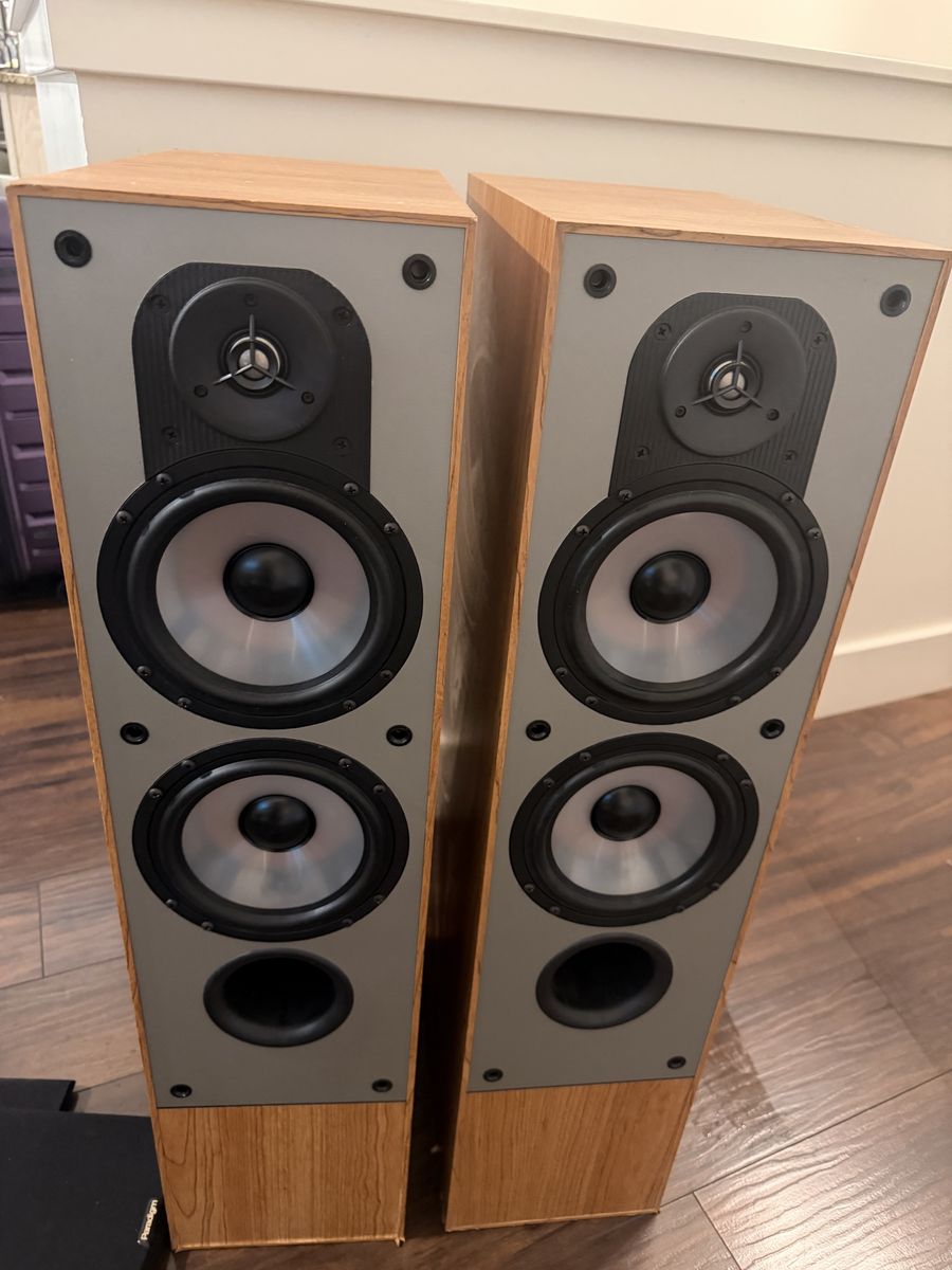 Paradigm Reference monitor 7 Standing Speakers (Pair) - Wood Finish
