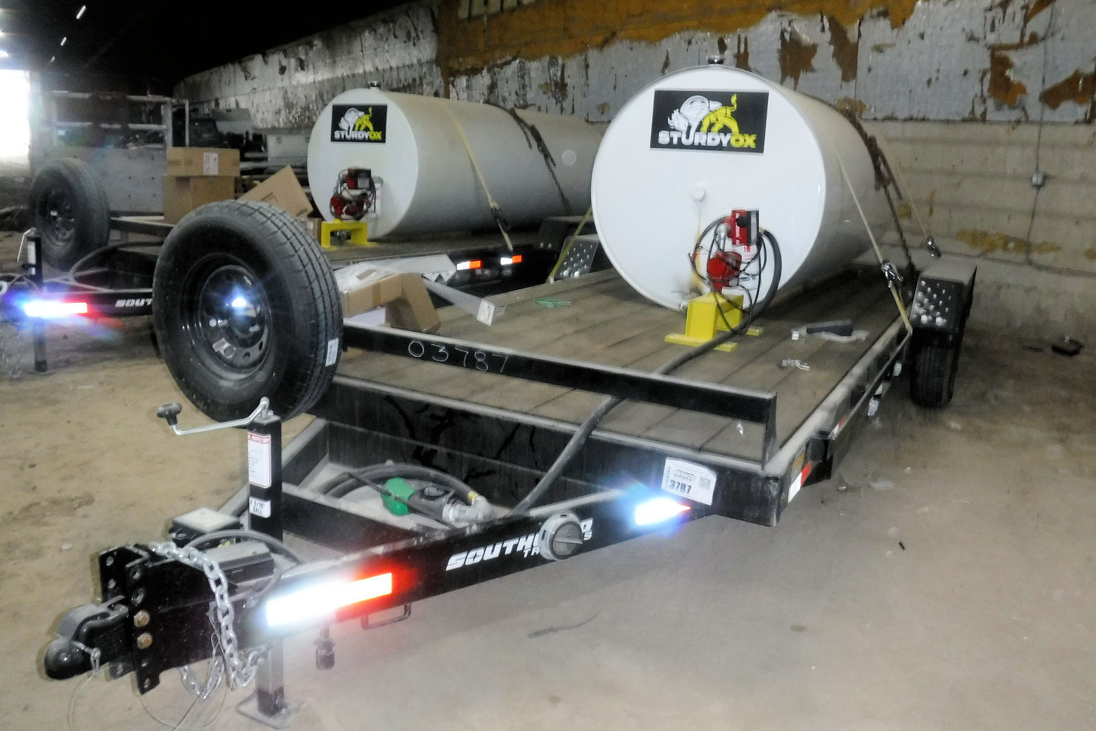 SouthLand Trailer with 1000-gal Fuel Tank & Pump