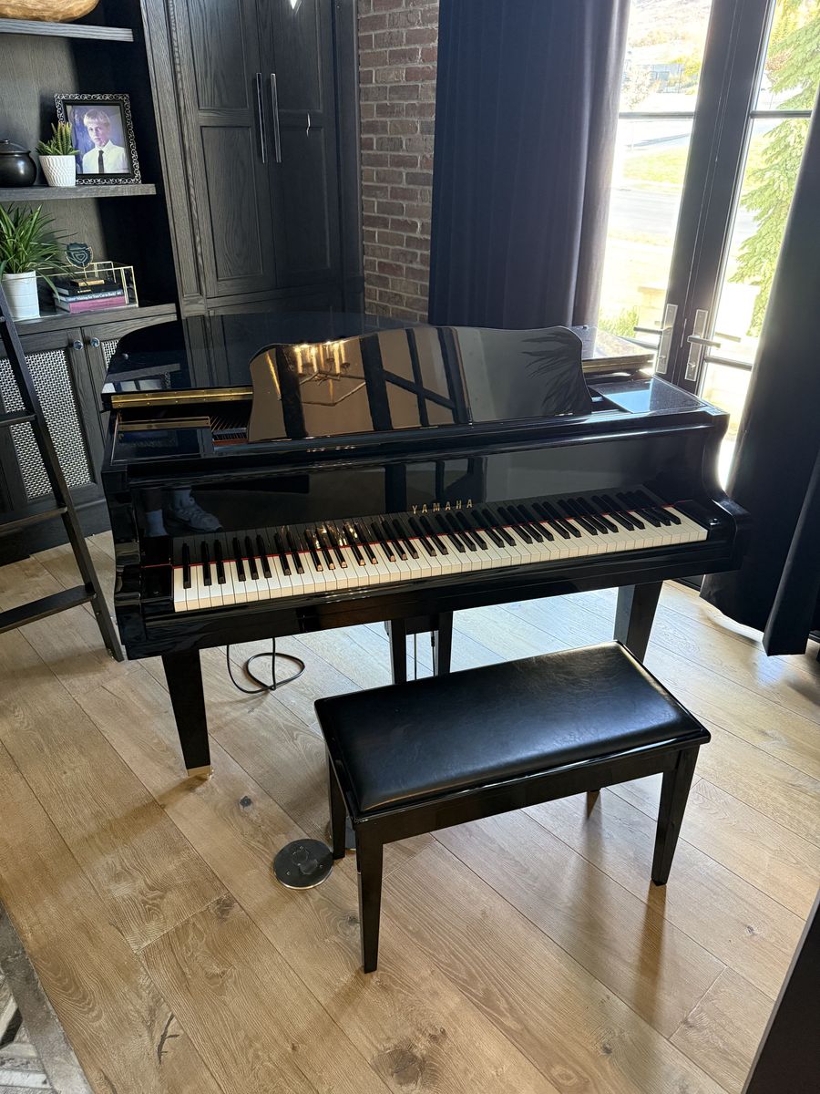 Like New Yamaha Disklavier player Piano