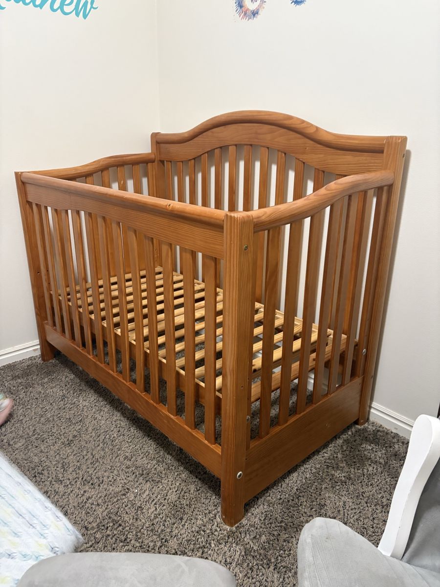 Solid wood crib 