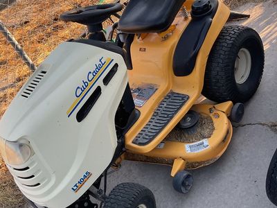 Cub Cadet LT1045 Hydrostatic Drive Riding Lawn Mower