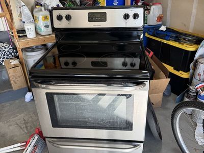 Frigidaire Oven FREE- Needs Repair