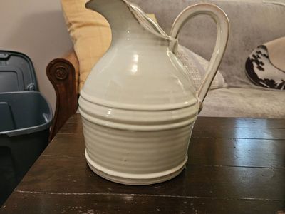 Cream ceramic picture