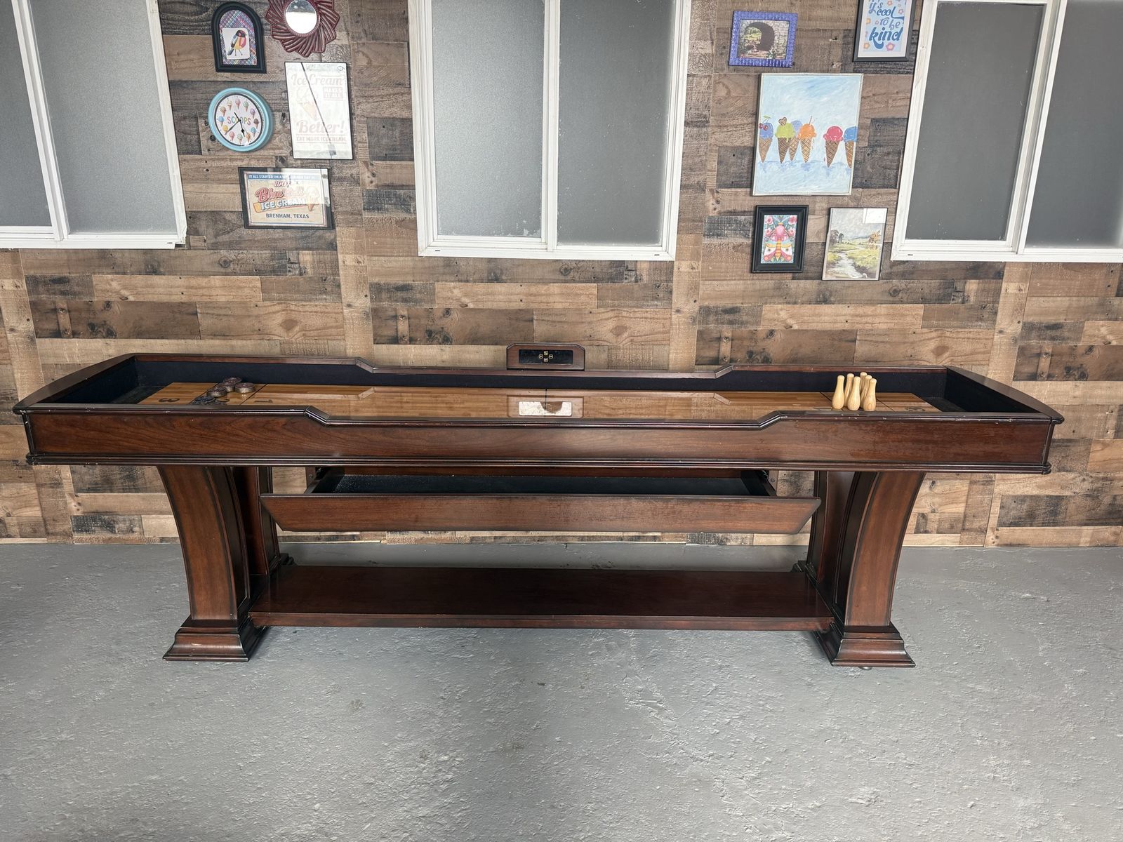 Shuffleboard table