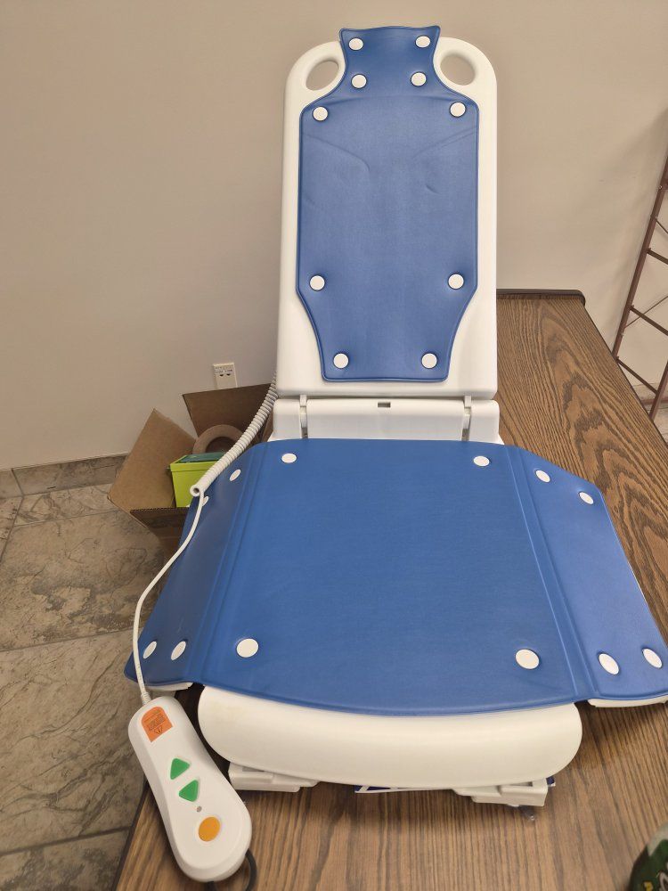 MAIDeSITe Electric Bath Lift Chair with Rechargeable Hand Control