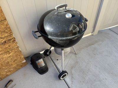 Weber Kettle Charcoal Grill
