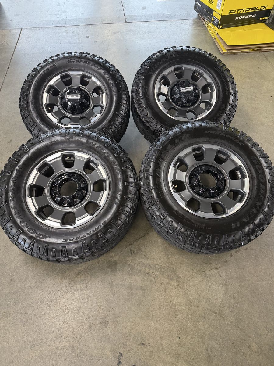 2025 Ford F350 TREMOR OEM 18in wheels/ 285/75/18