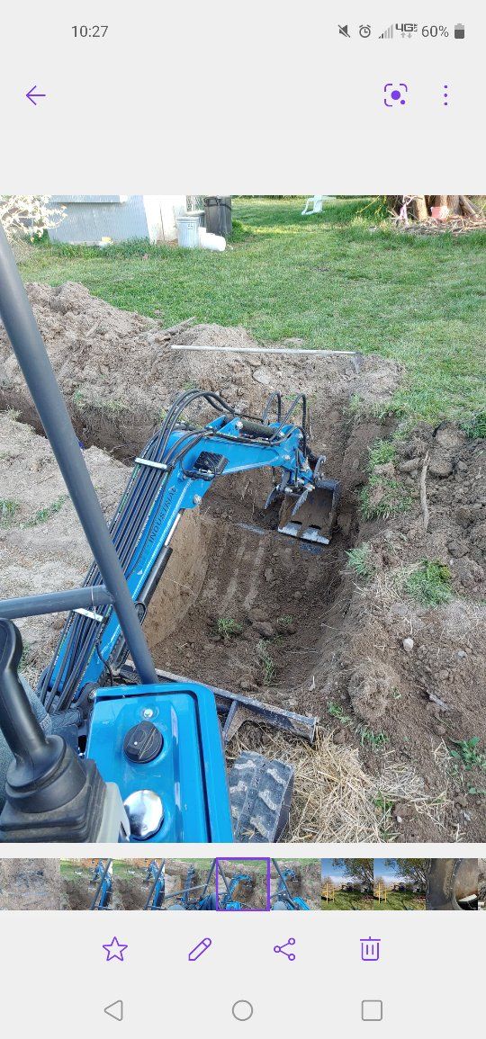 AGT Industrial Mini Excavator mx20r
