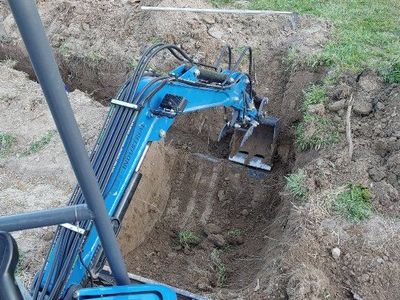 AGT Industrial Mini Excavator mx20r
