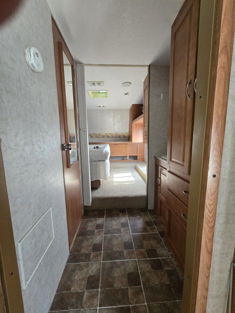 Main image 19