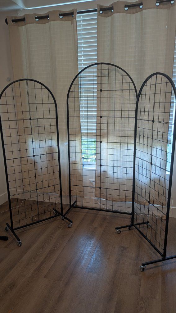 Art Display Grids (3) plus 18 notch hooks