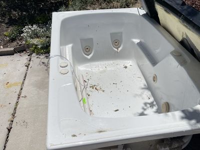 Aquatic Industries Luxury Jetted Bathtub with Tub-Master 01707464-2 Pump - White, 72" x 42" Drop-in