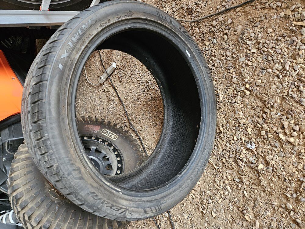 305/35r22 Tire