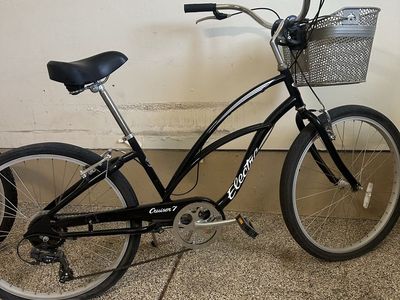 Electra Cruiser 7 Speed Bike with Front Basket - Black