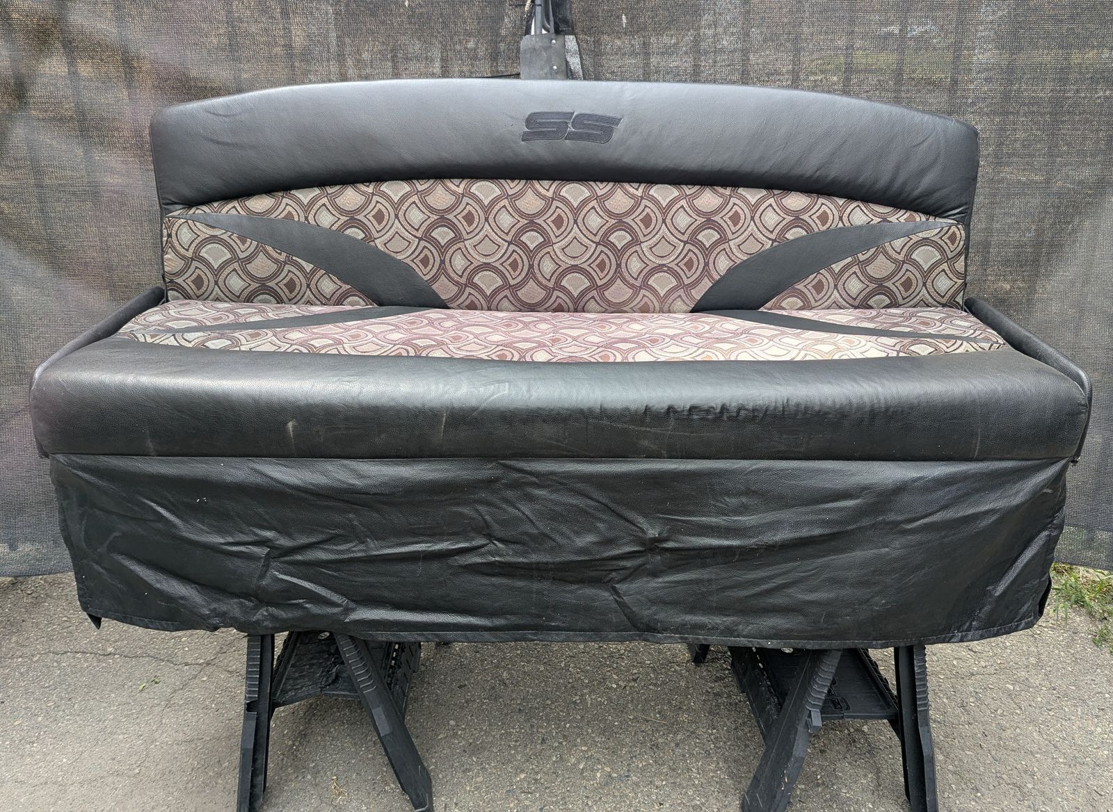 RV SS JACKNIFE  SOFA – BED. WORKS GREAT. COMPLETE HARDNESS 